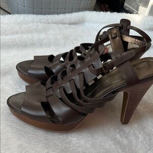T Tahari Dark Brown women’s Strappy Heels size 9 brand NEW never worn